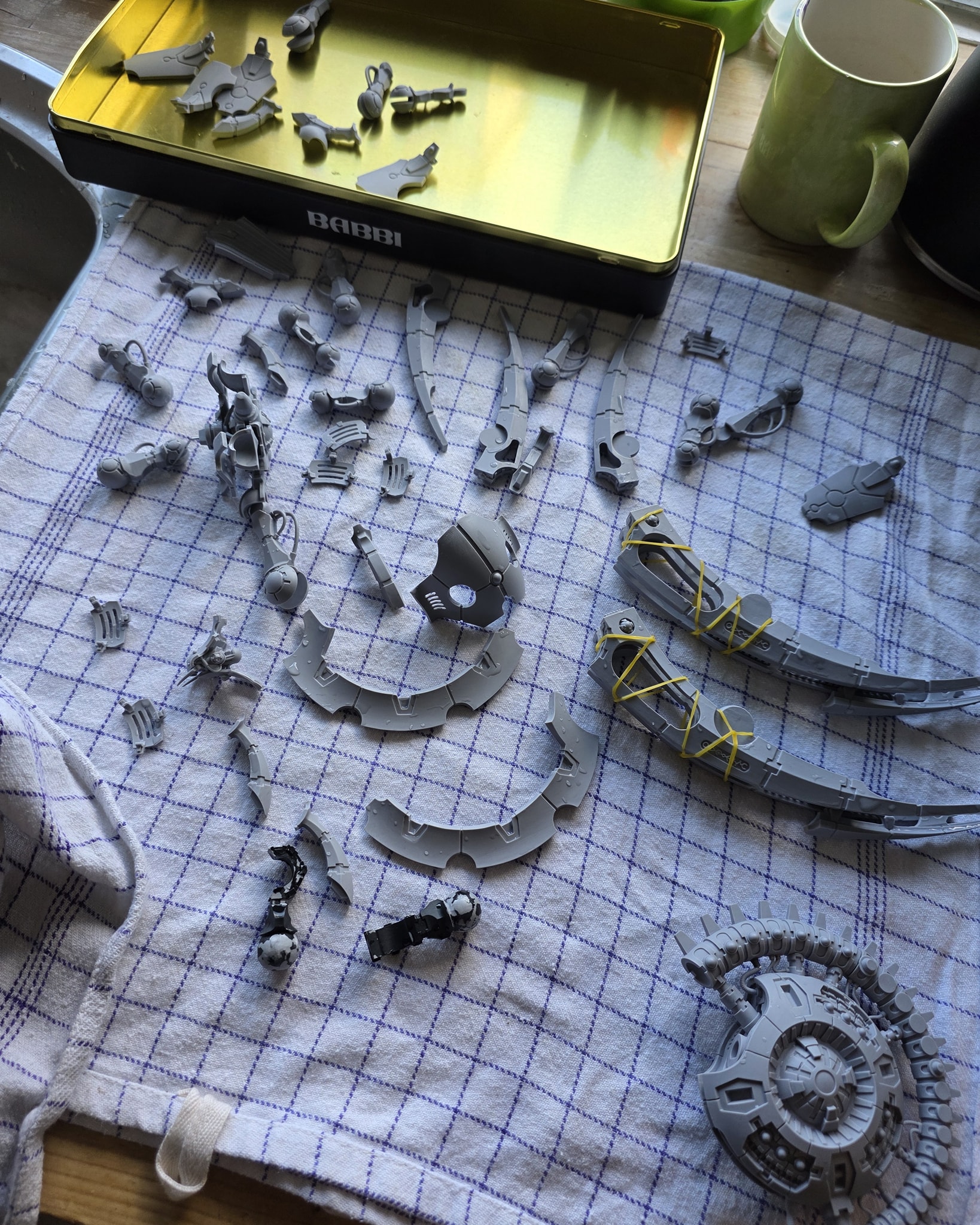 This Seraptek have never been cleaner! Everything is cleaned, all warping fixed with boiling water and now a nice bubbly bath before priming 😊